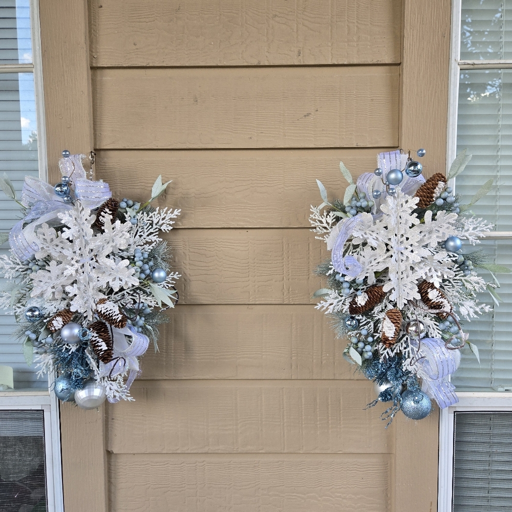Winter Wonderland Matching Swags - Picture 2 of 3